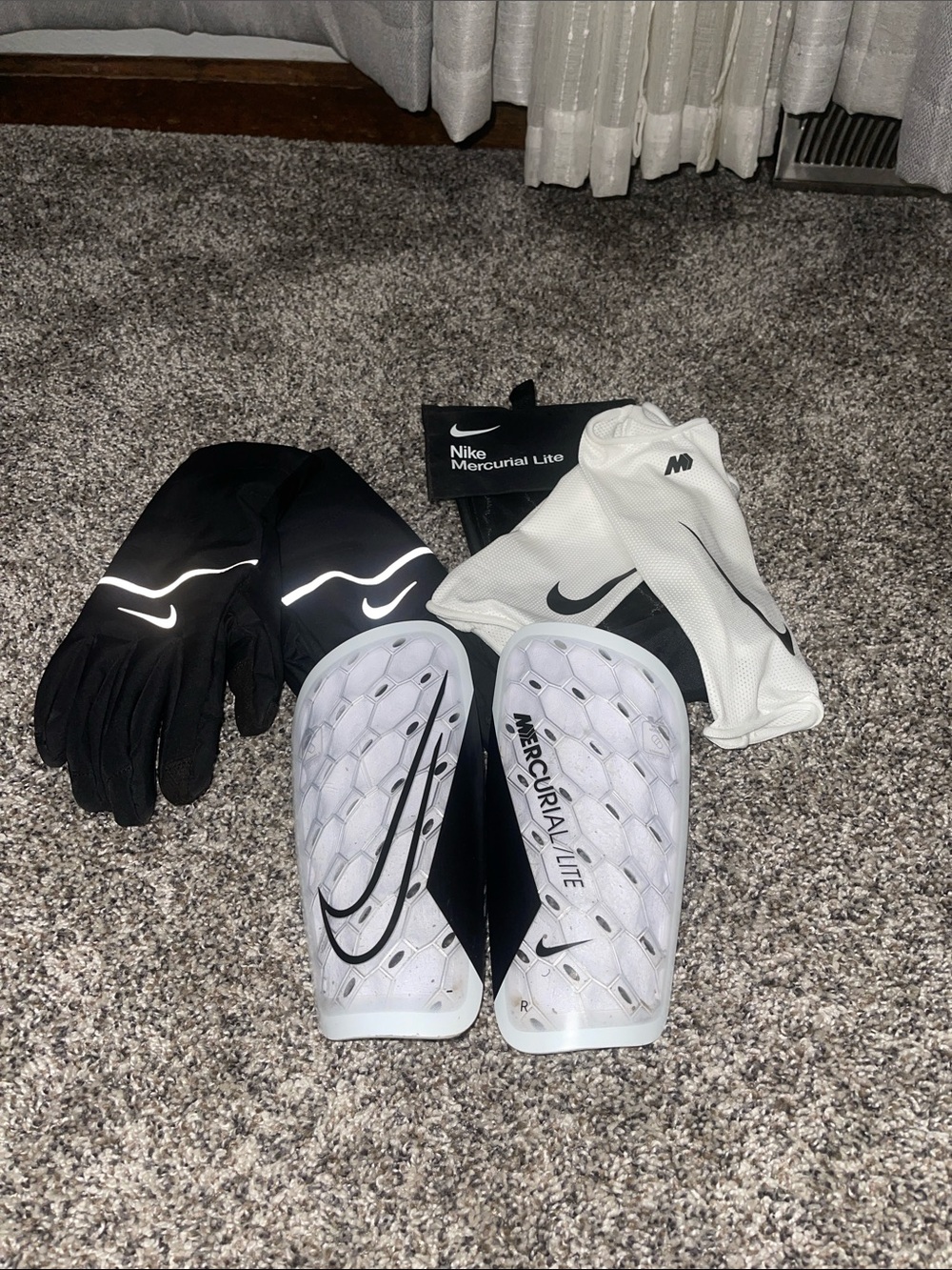 Nike White and Black Mercurial Lite Shin Guard Set with Gloves and Sleeve